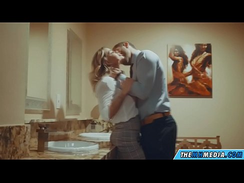 ❤️ Ko vas prsata blondinka zapelje na javnem stranišču ❤️❌ Porno fb na sl.naughtyhentai.ru ❌️❤